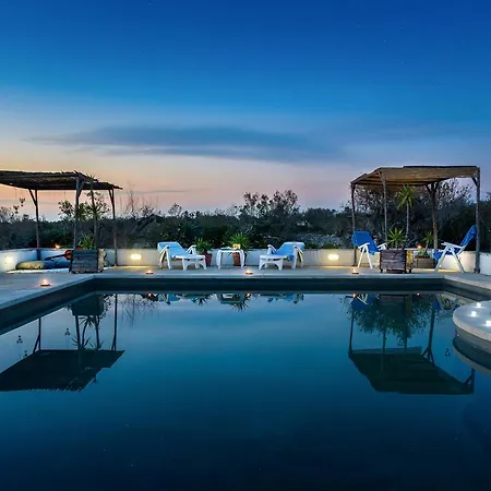 فيلة Ciampa Pool House *